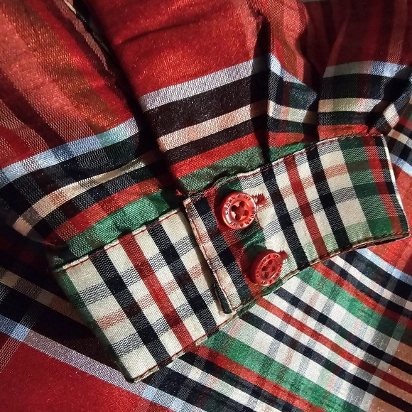Crown & Ivy Red Plaid Puff Sleeves Split Neck Top Size Medium - Picture 9 of 13